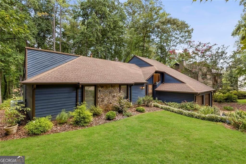 1115 Lake Drive