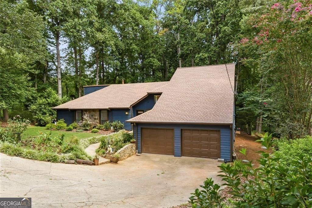 1115 Lake Drive