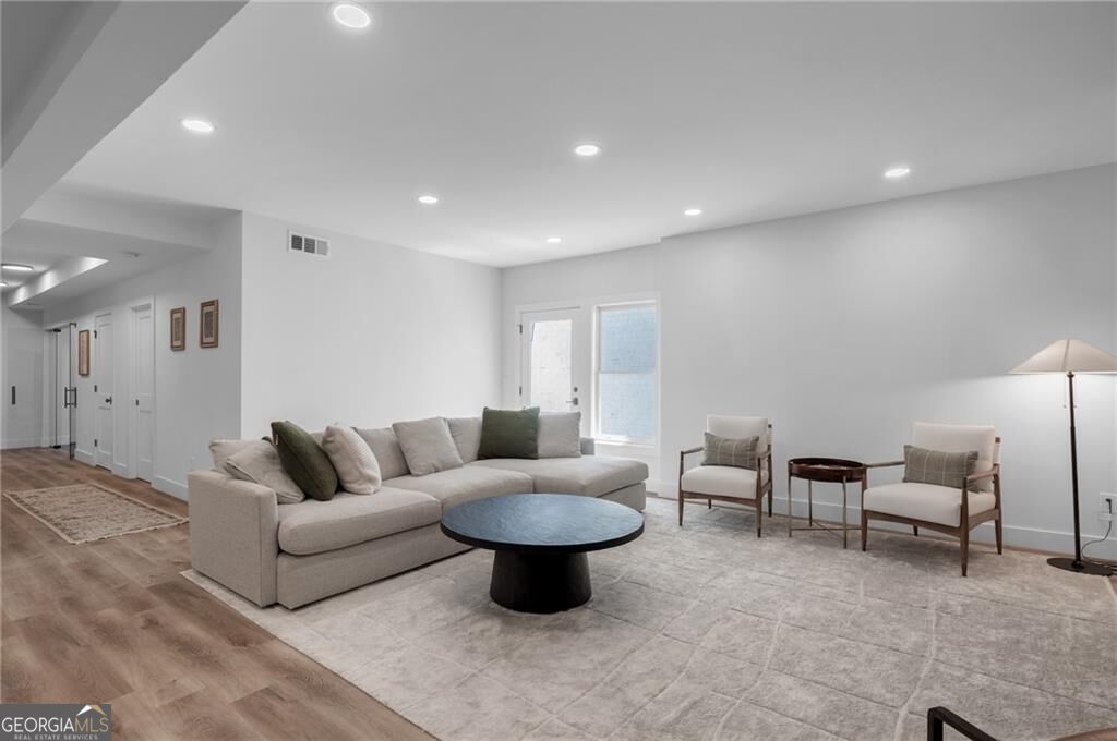 2986 Surrey Lane