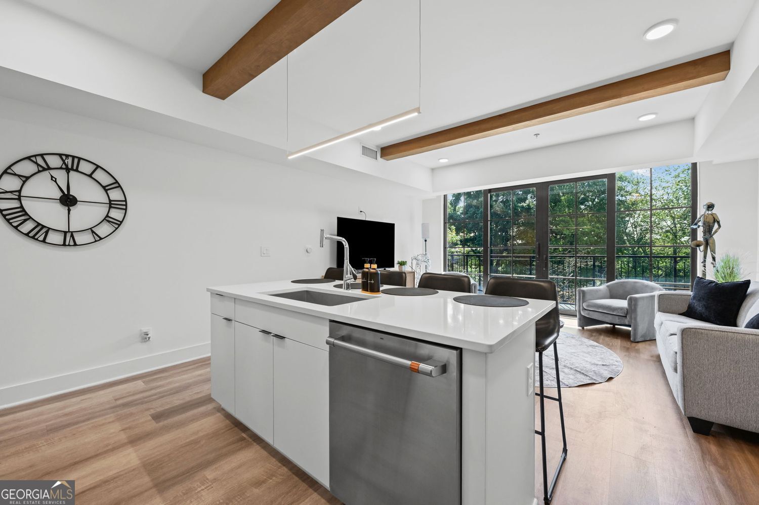 346 Peters Street SW # 203