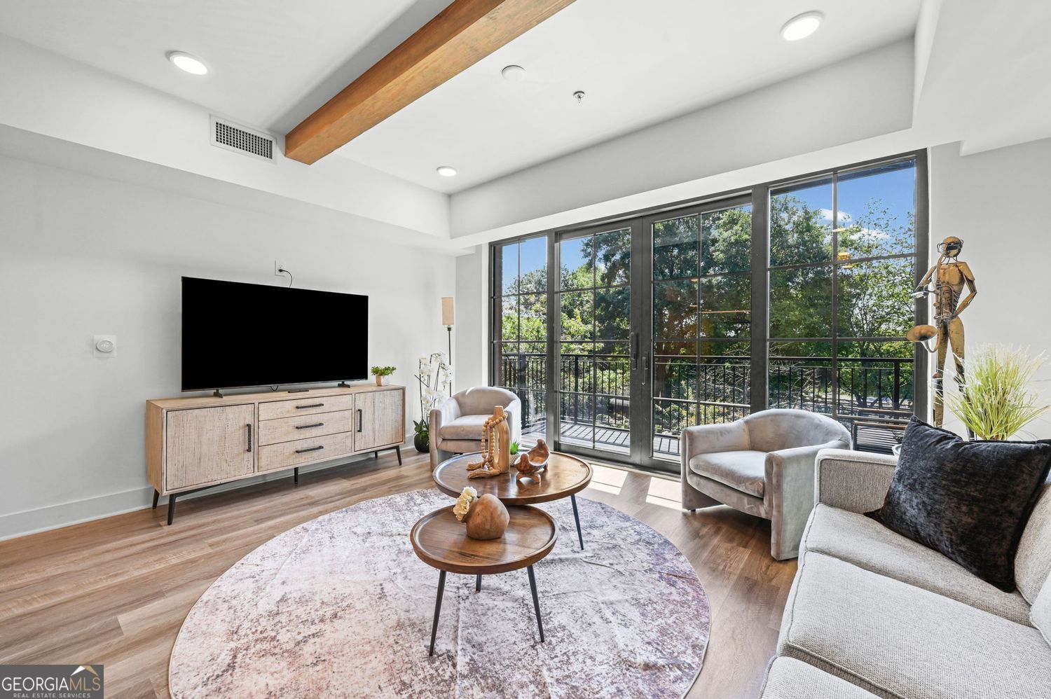 346 Peters Street SW # 203