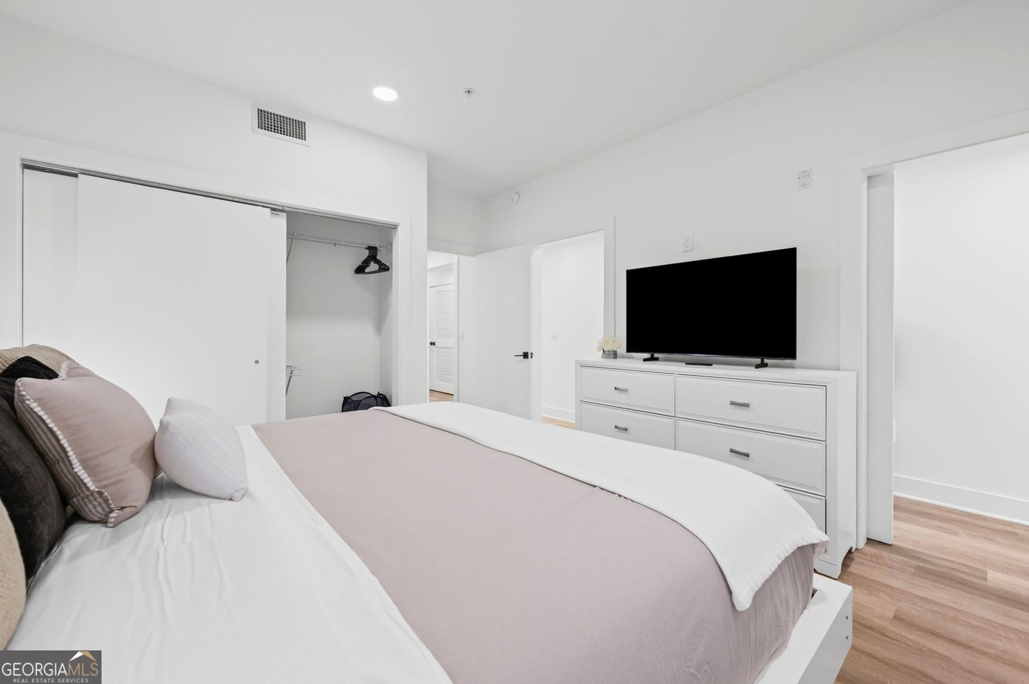 346 Peters Street SW # 203