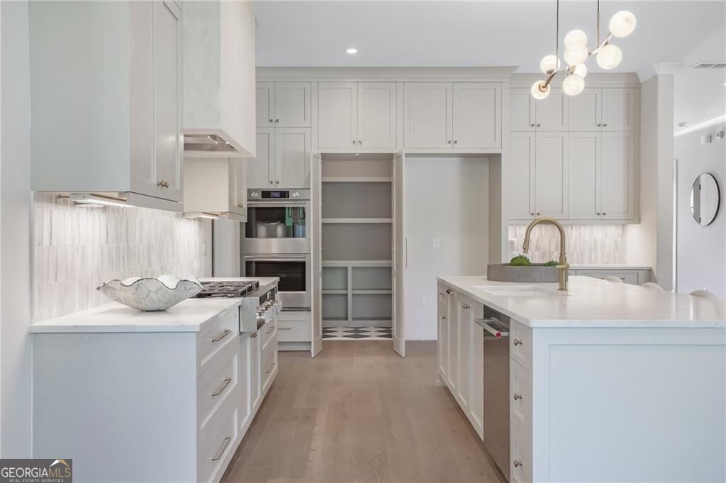 3465 Hildon Circle