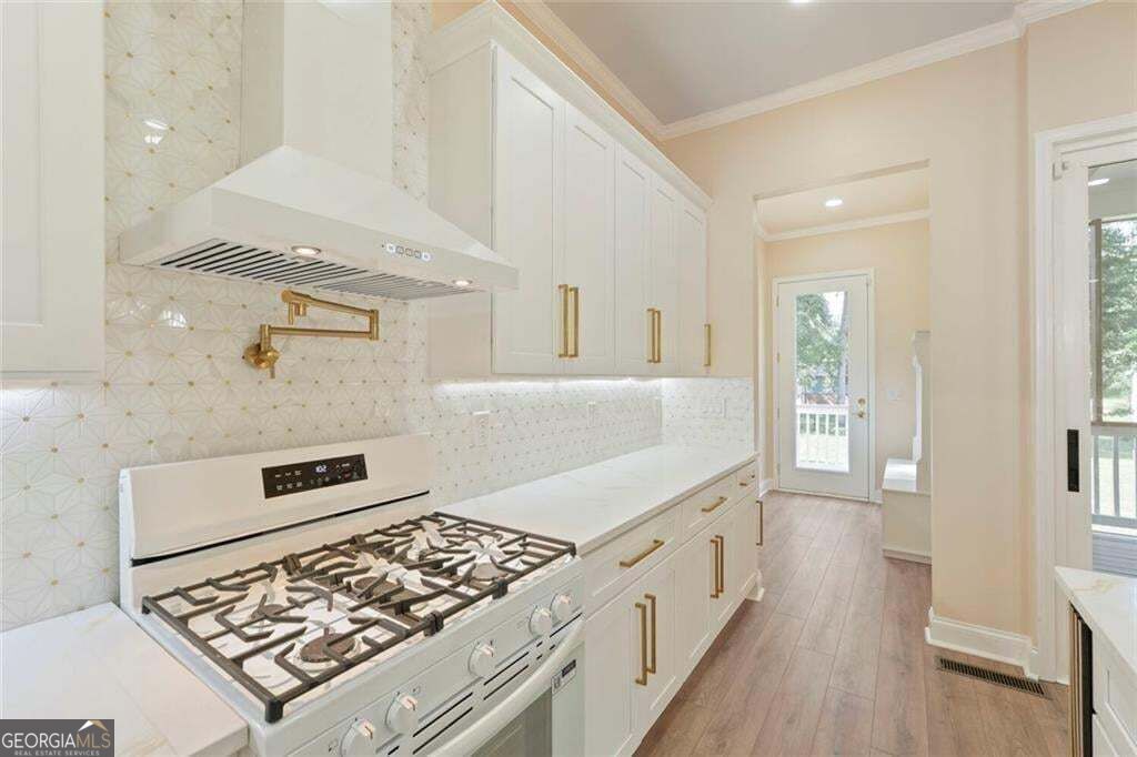 3395 Lee Place