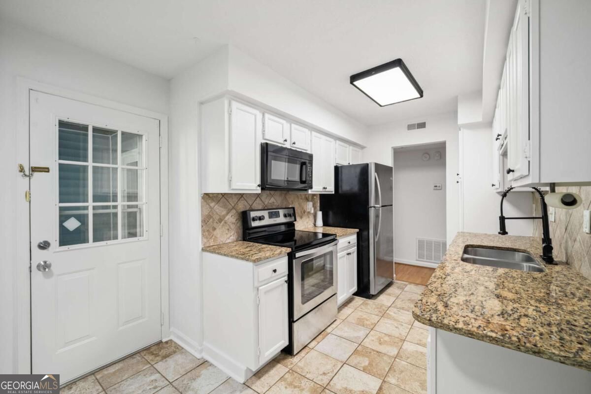 711 Glenleaf Drive