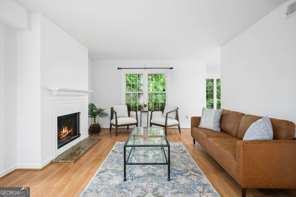 711 Glenleaf Drive