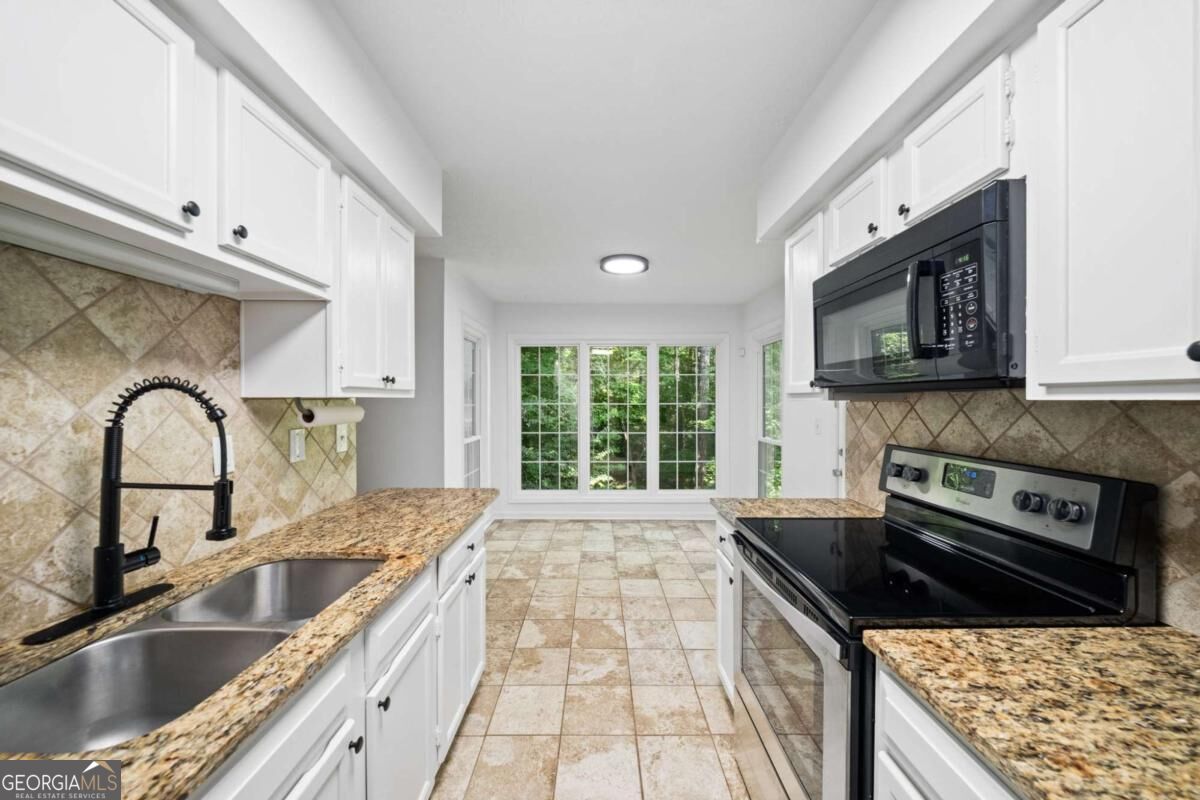711 Glenleaf Drive