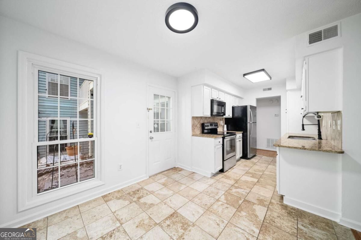 711 Glenleaf Drive