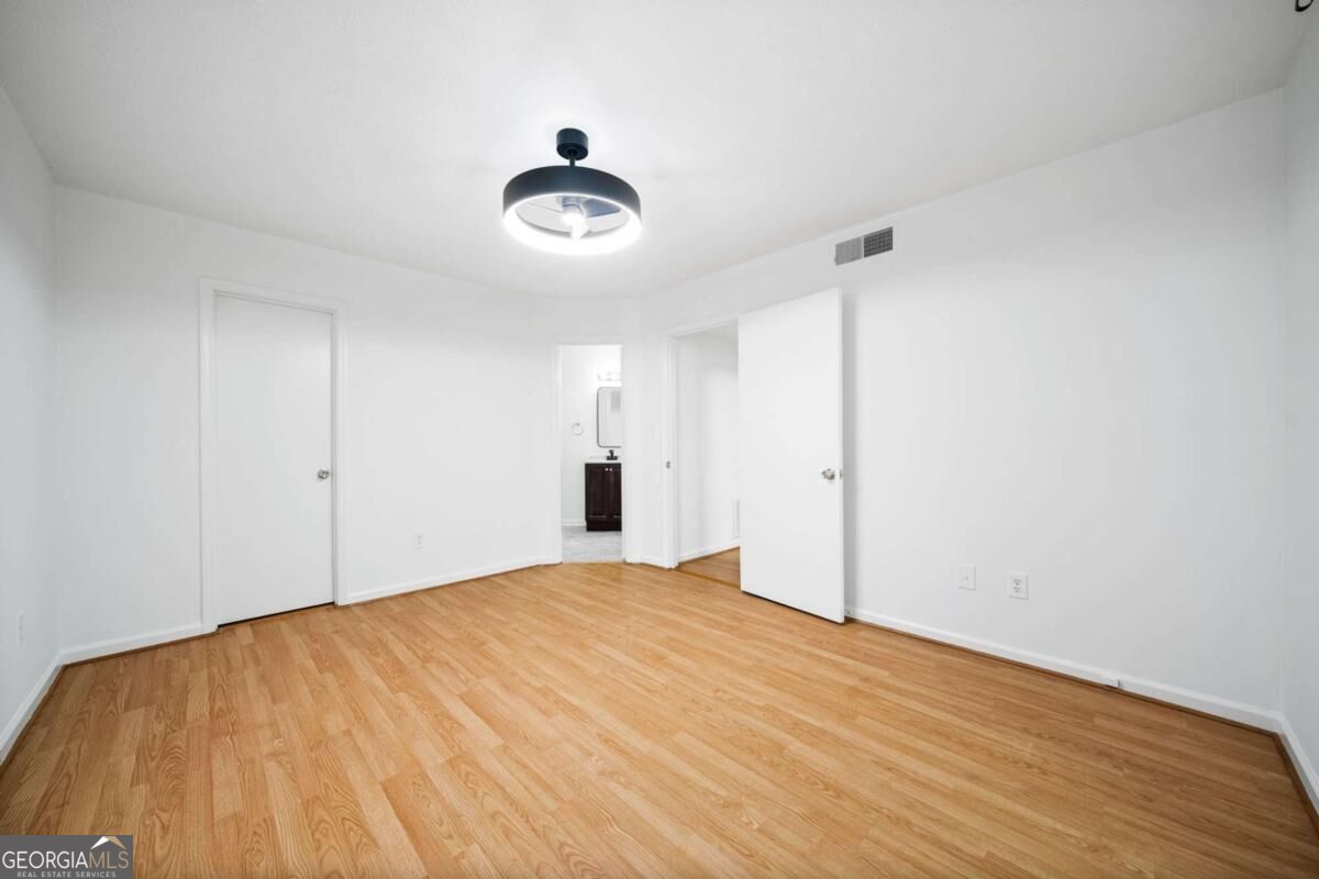 711 Glenleaf Drive