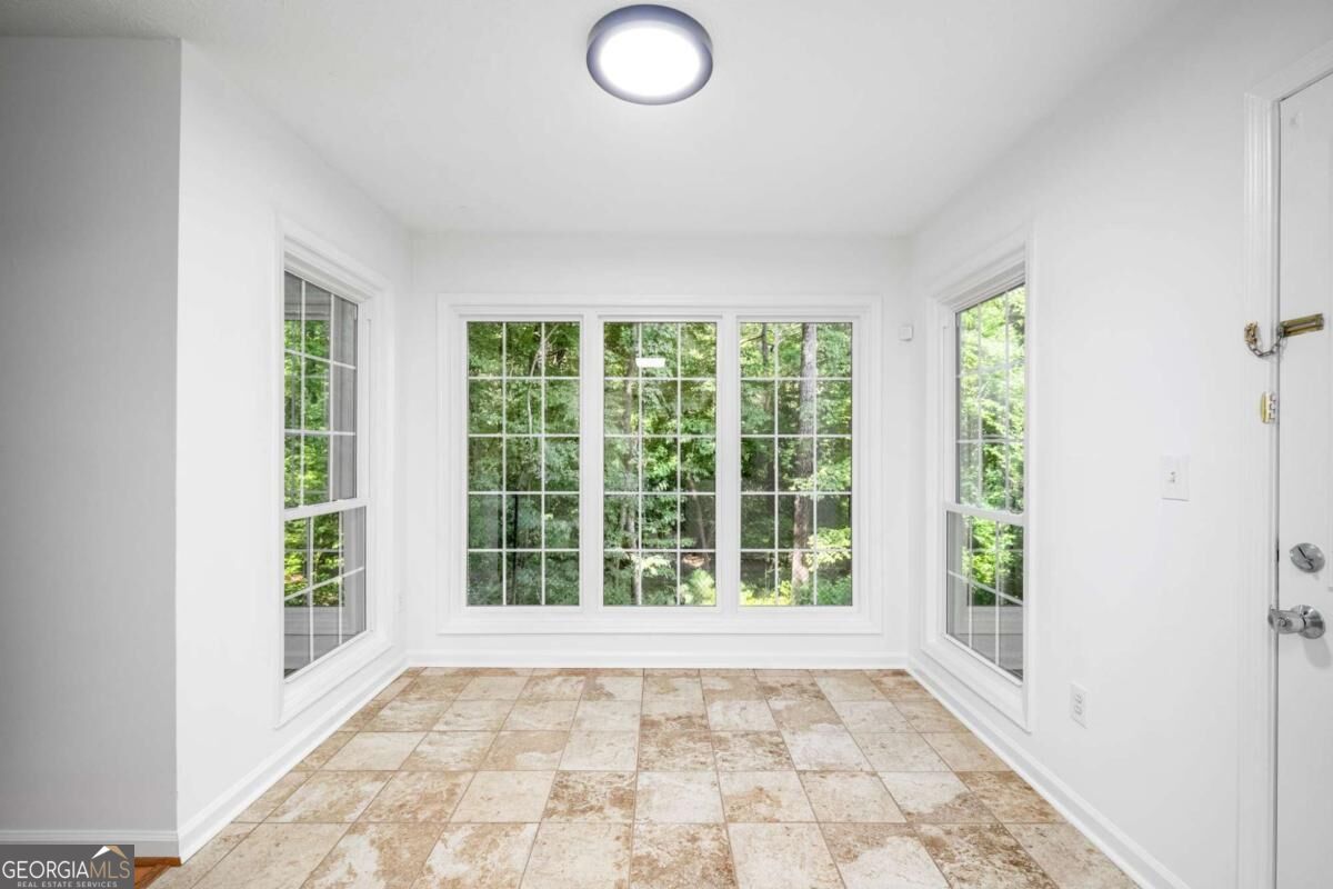 711 Glenleaf Drive