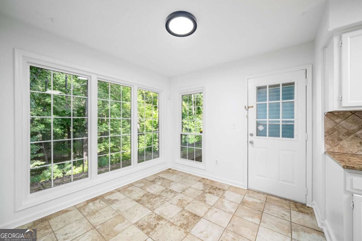 711 Glenleaf Drive