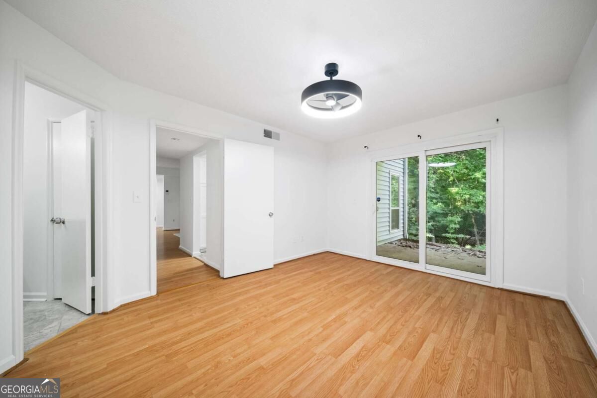 711 Glenleaf Drive