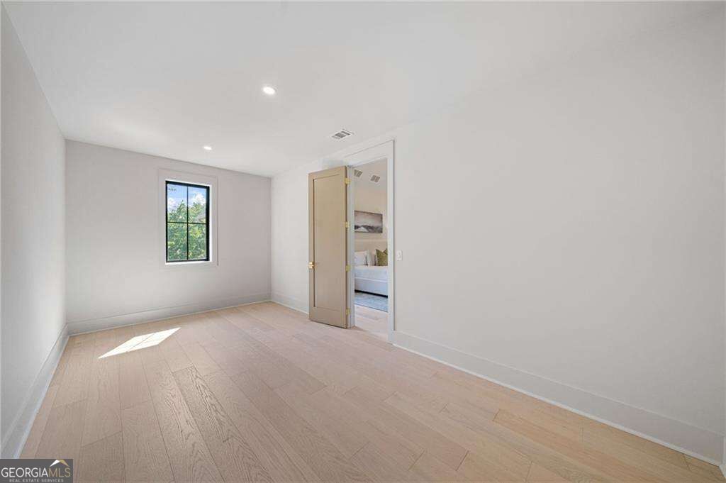 1671 Manhasset Drive