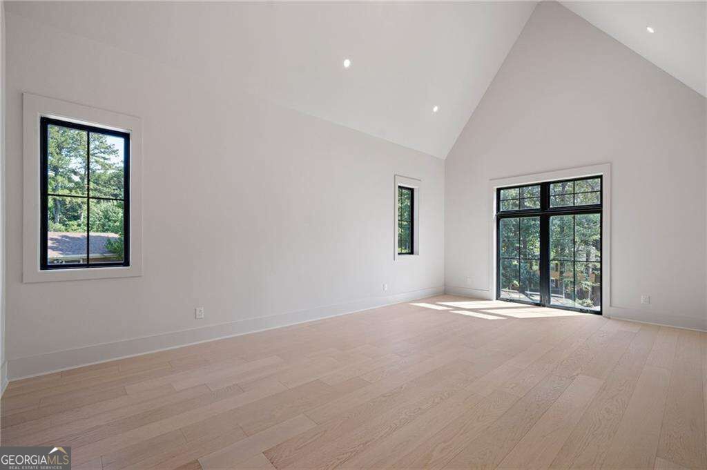 1671 Manhasset Drive