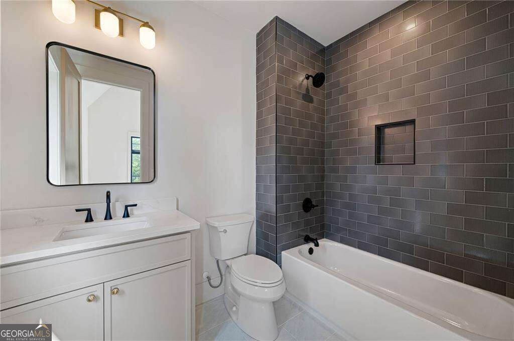1671 Manhasset Drive