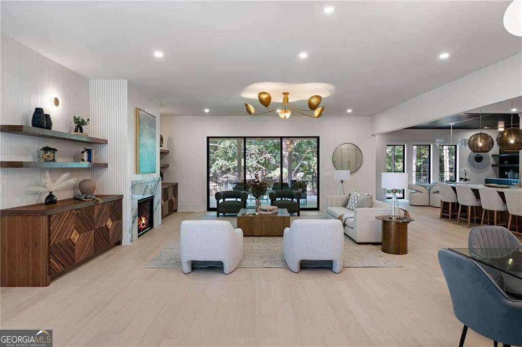 1671 Manhasset Drive