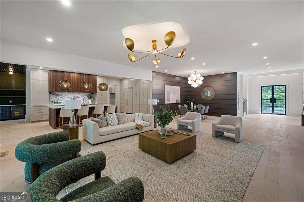 1671 Manhasset Drive