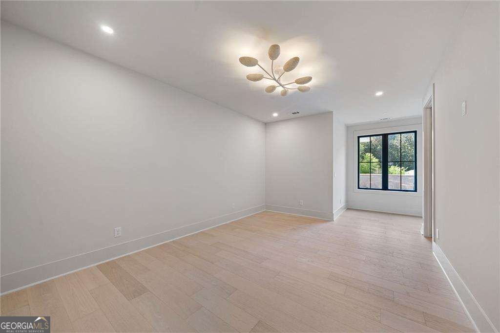 1671 Manhasset Drive
