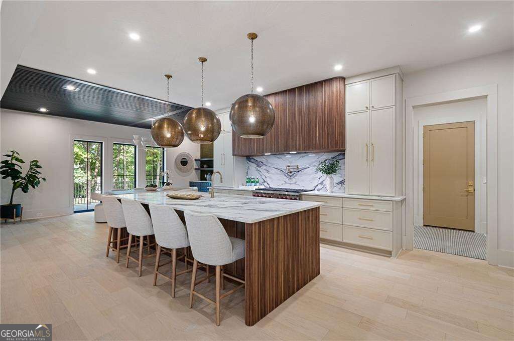 1671 Manhasset Drive