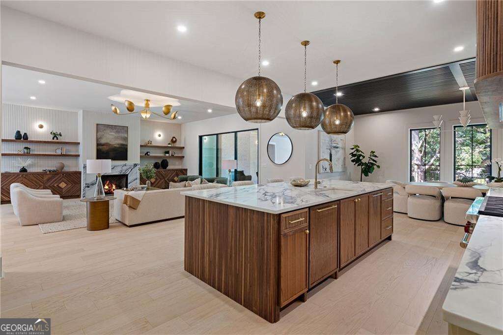 1671 Manhasset Drive