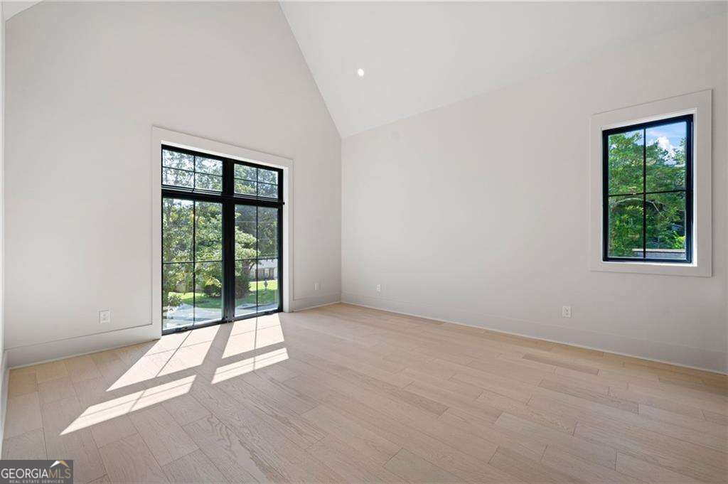 1671 Manhasset Drive