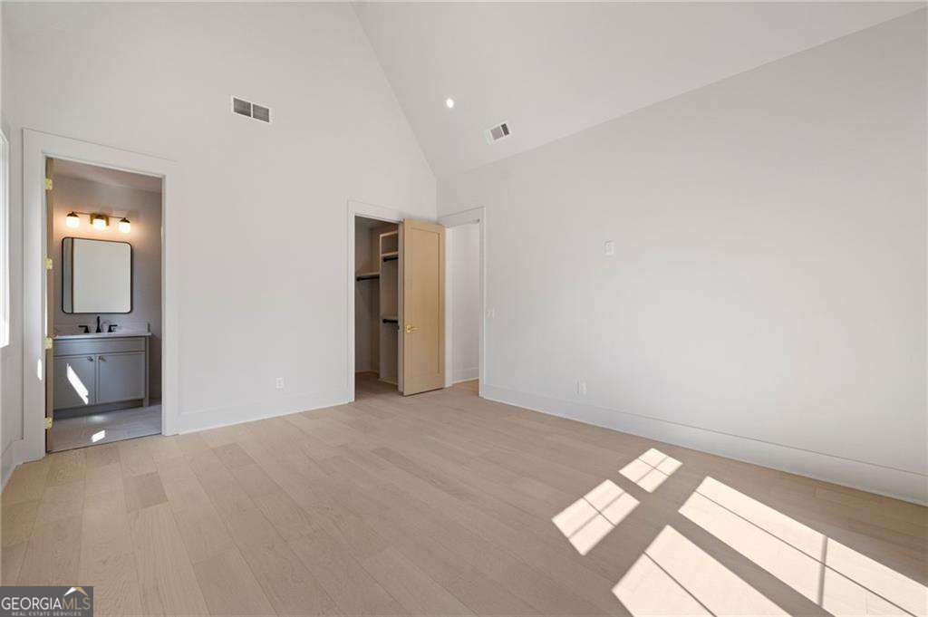 1671 Manhasset Drive