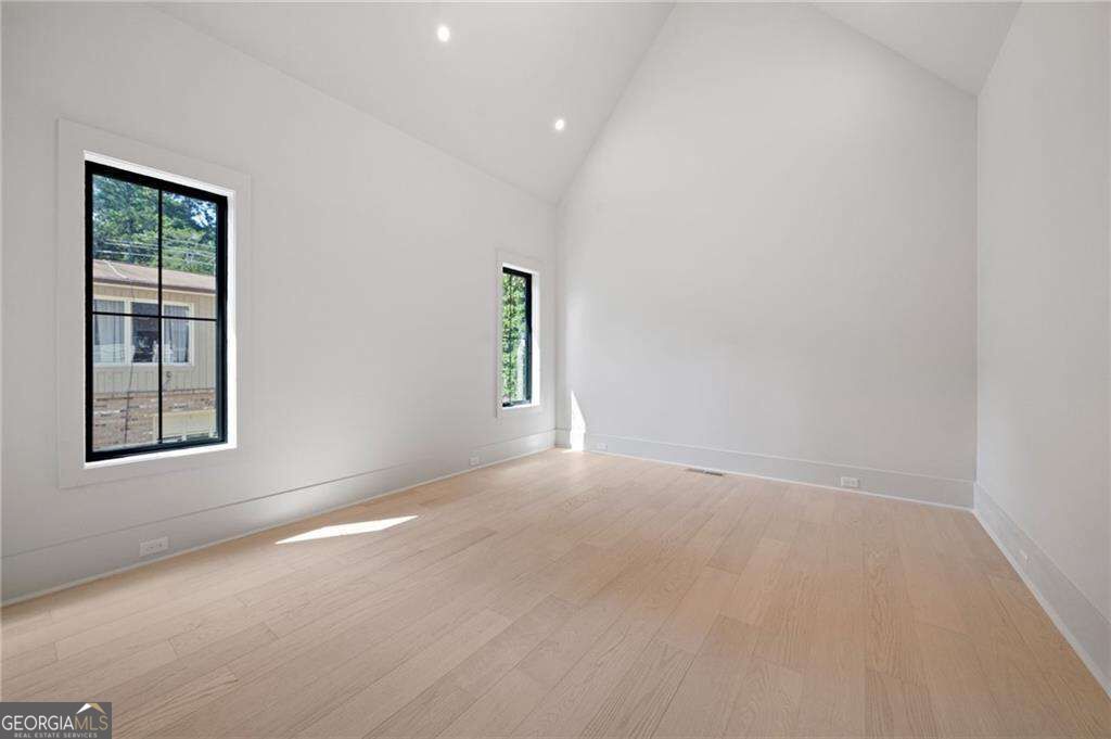 1671 Manhasset Drive