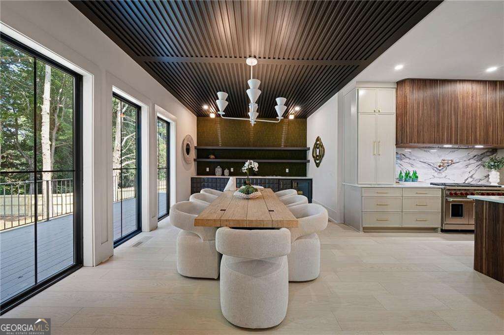 1671 Manhasset Drive