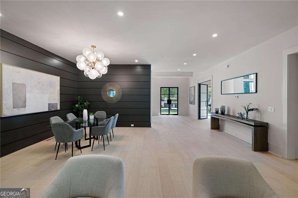 1671 Manhasset Drive