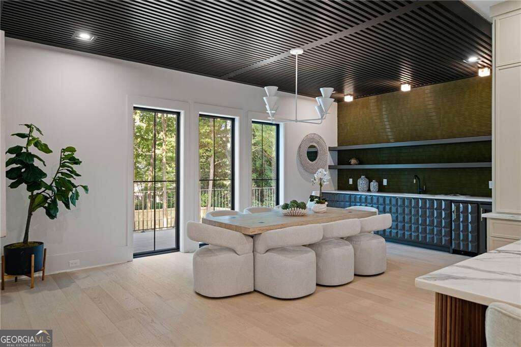 1671 Manhasset Drive