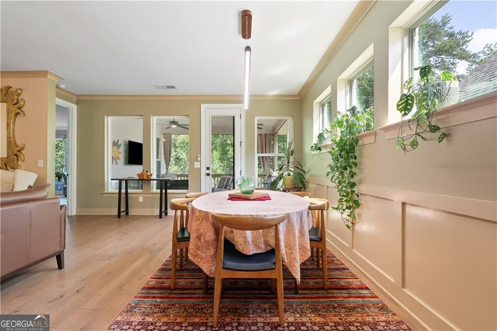 318 Carriage Glen Lane