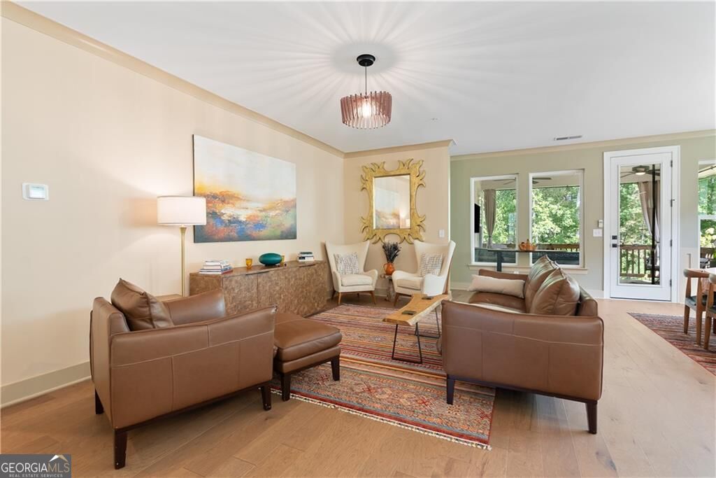 318 Carriage Glen Lane