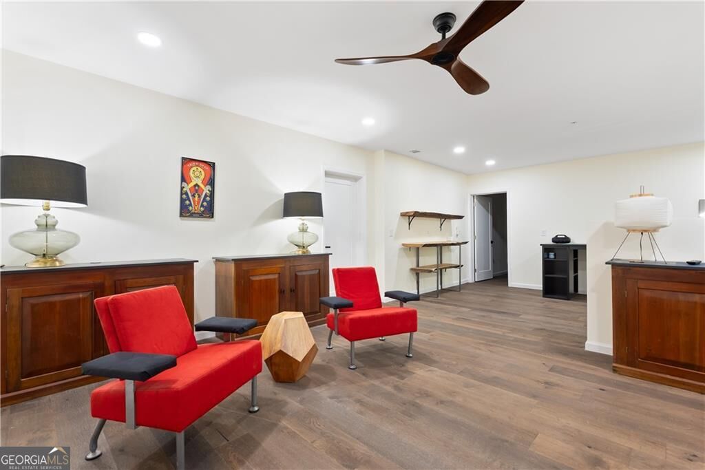 318 Carriage Glen Lane
