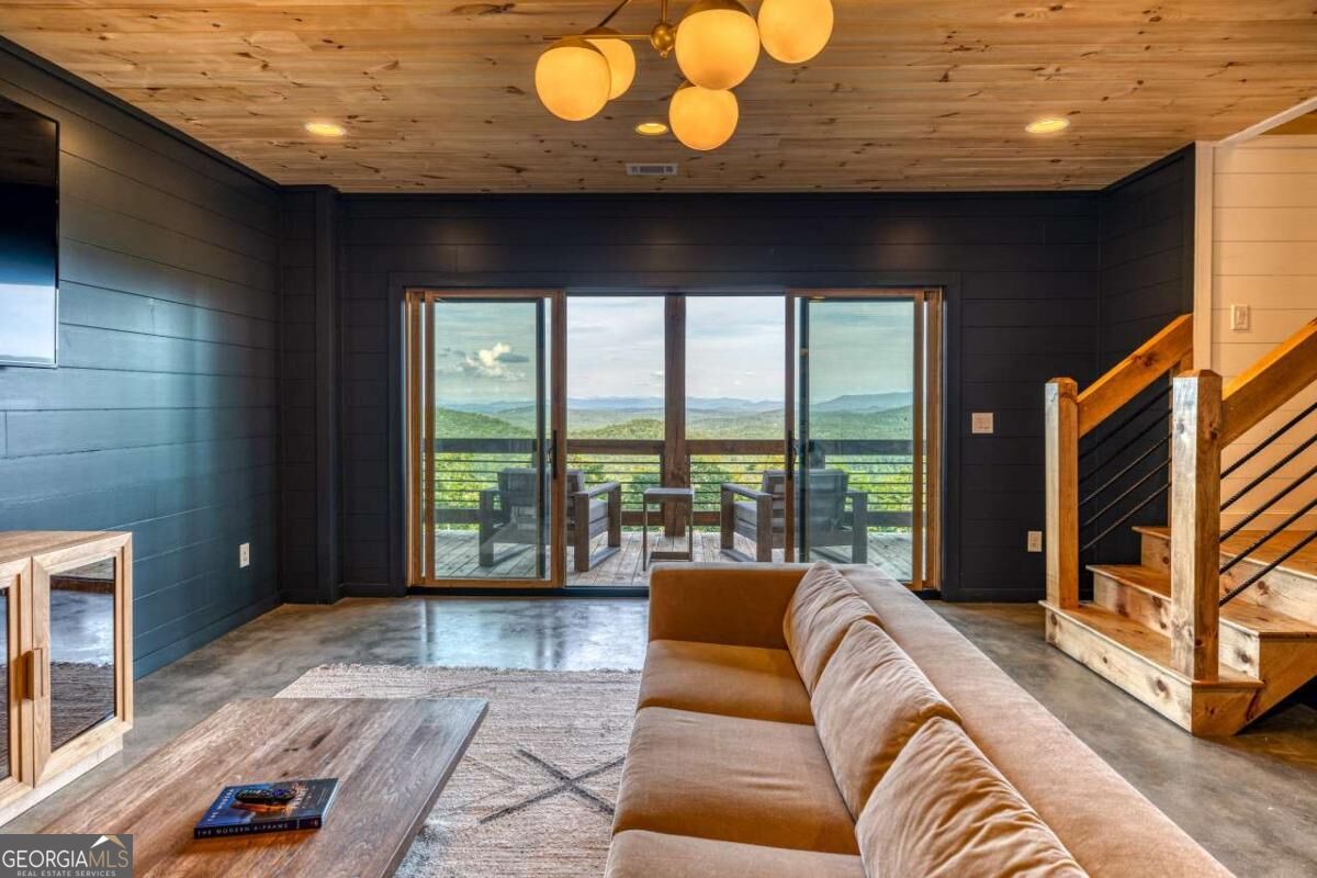 739 Big Sky Trail