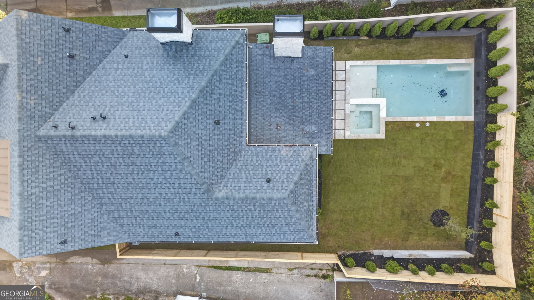 991 Courtenay Drive NE