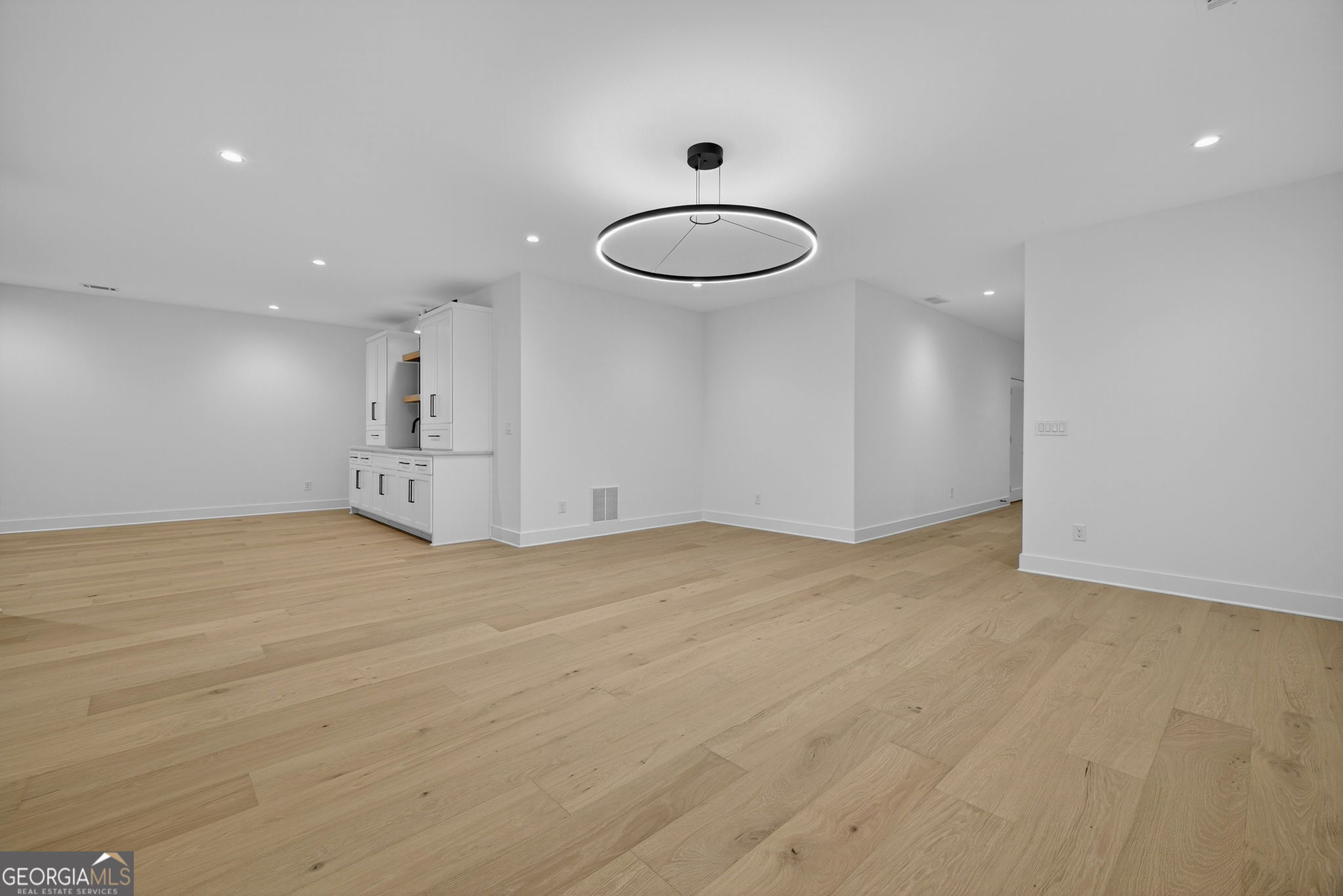 991 Courtenay Drive NE