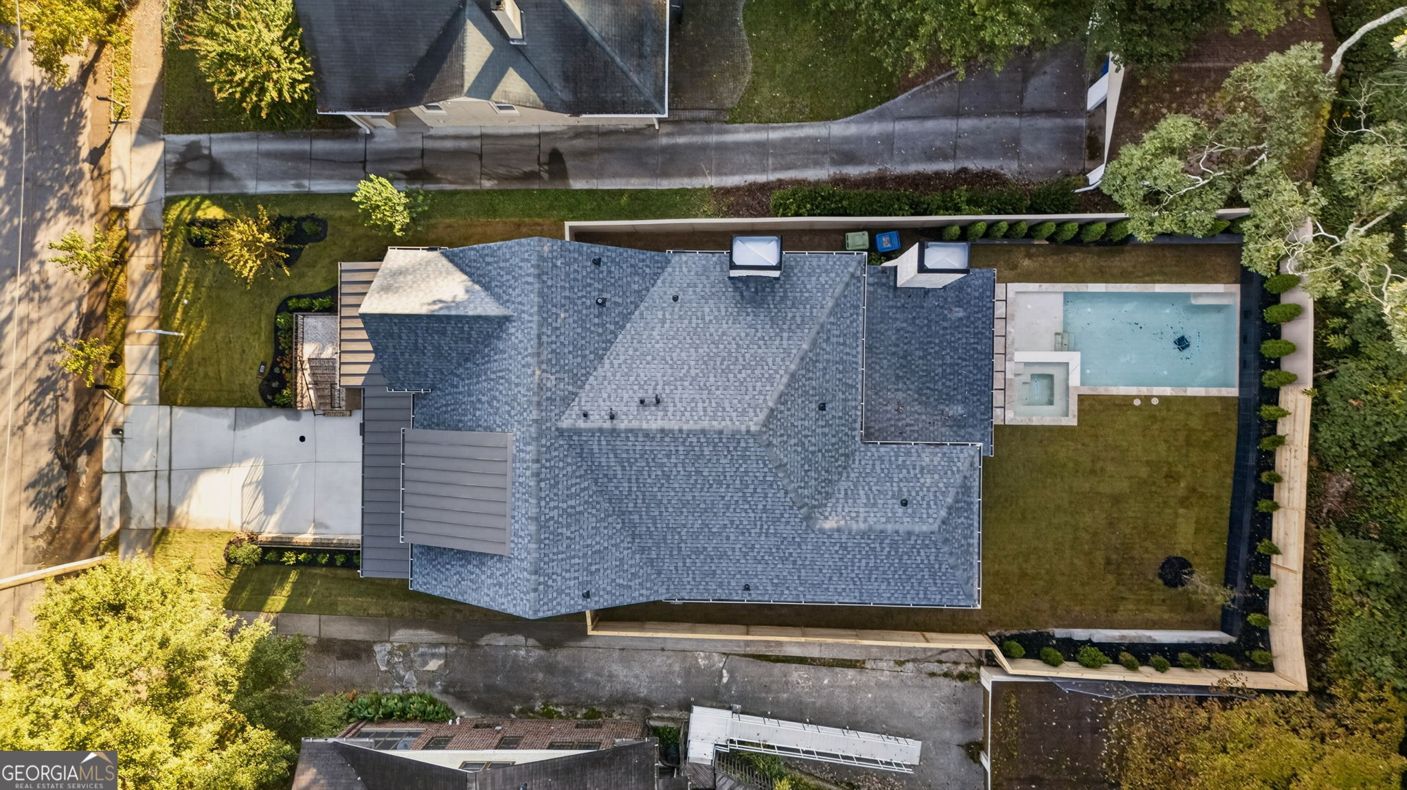 991 Courtenay Drive NE