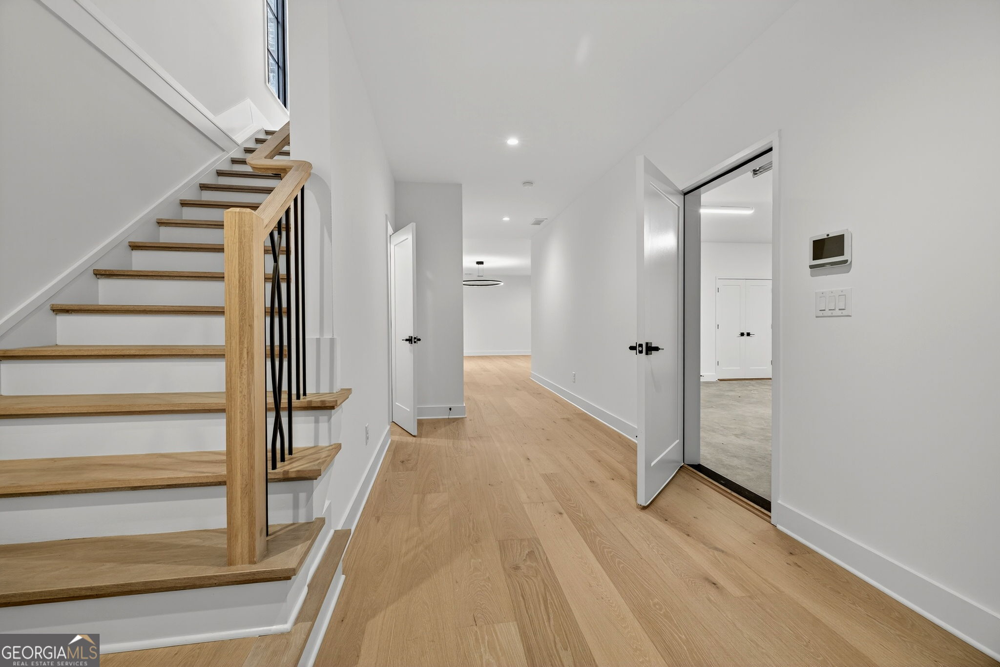 991 Courtenay Drive NE