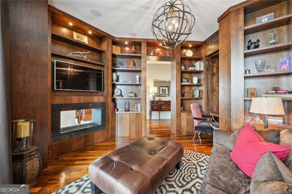 3344 Peachtree Road NE # 4102