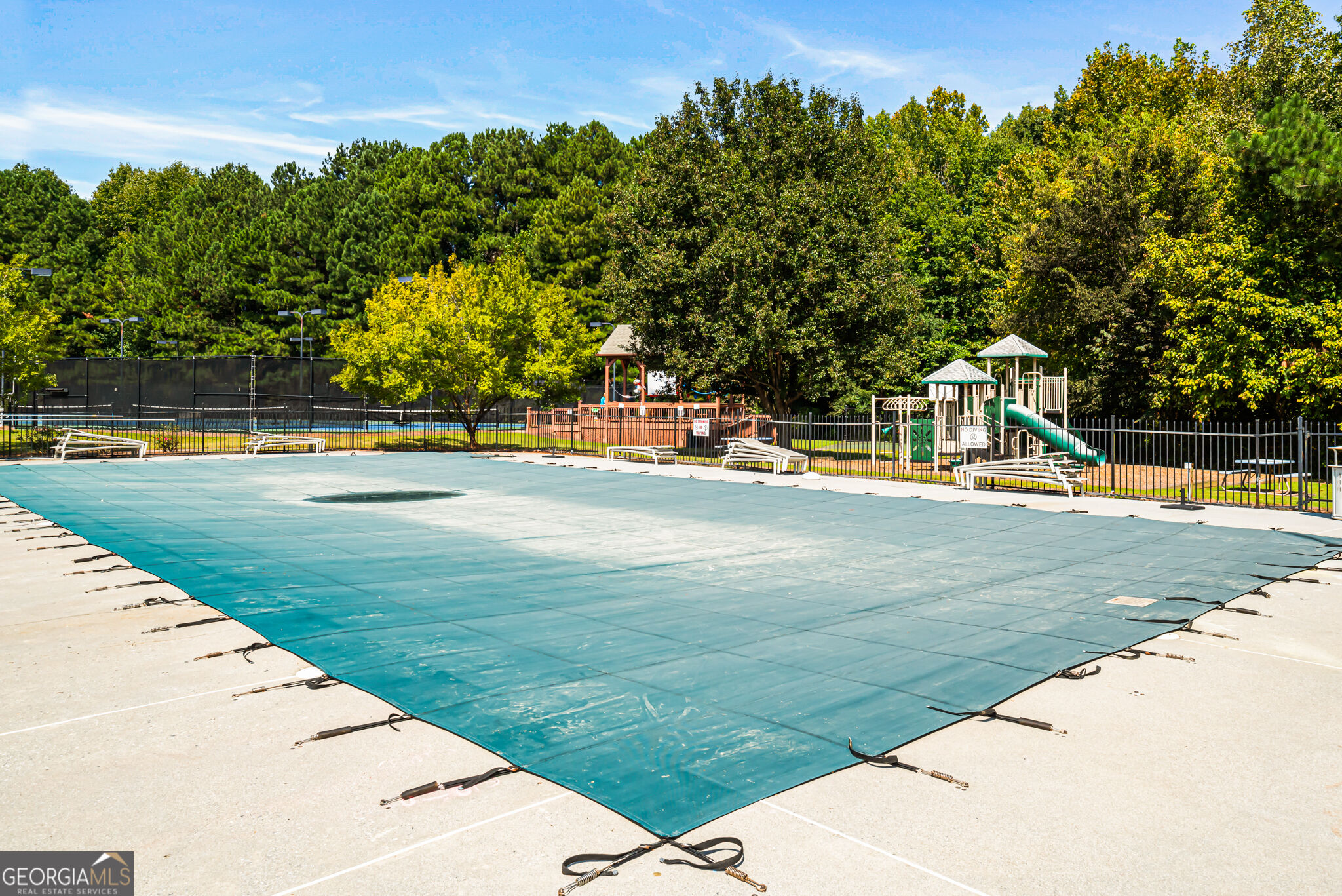 2586 Abbotts Glen Drive NW