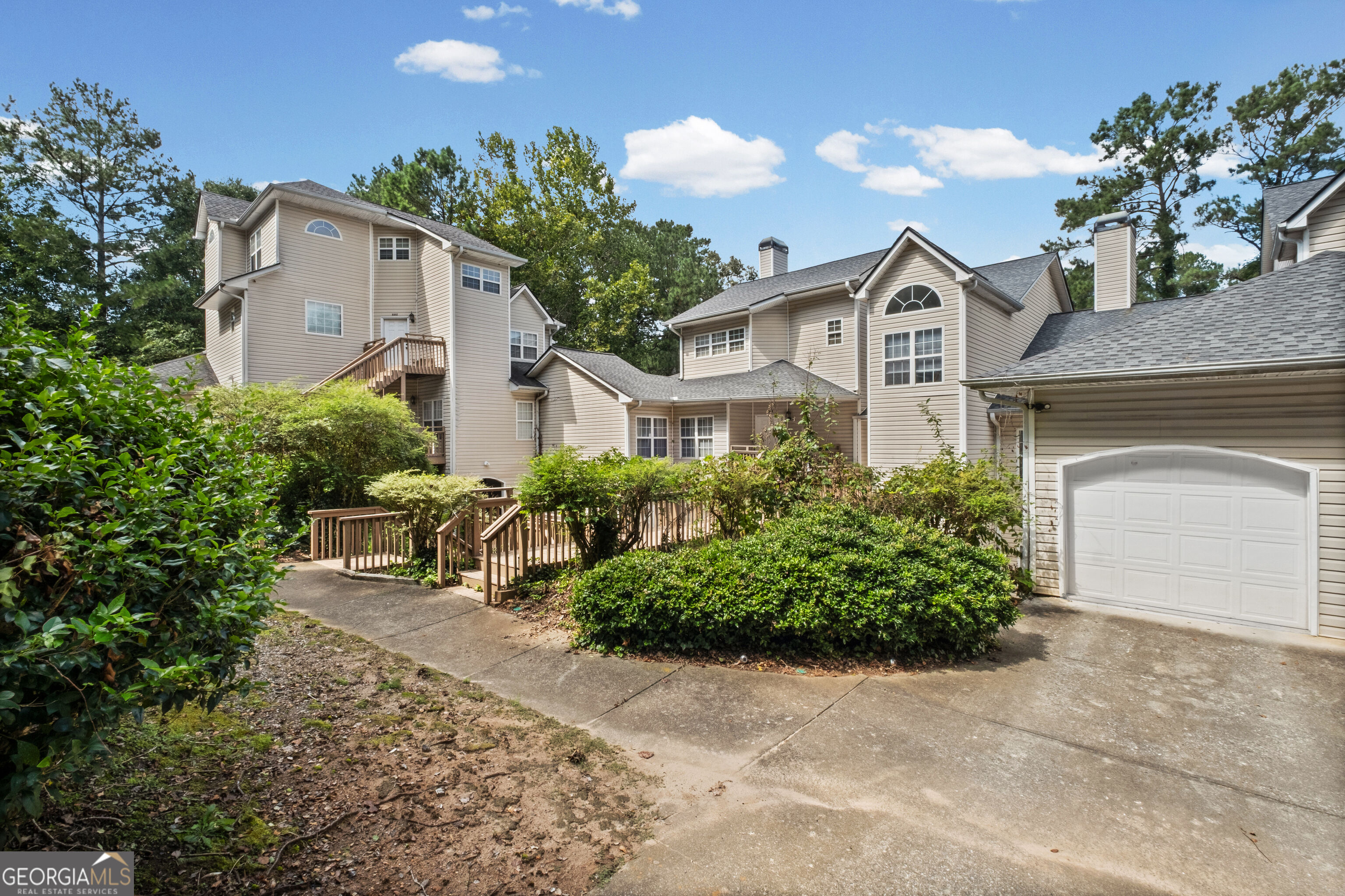 8806 Fairview Bluff Rd.