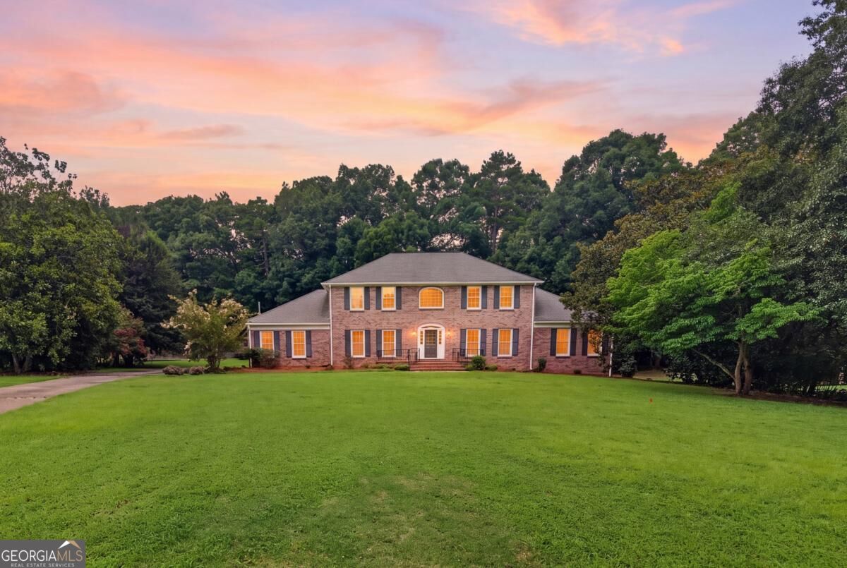560 Hawthorne Drive