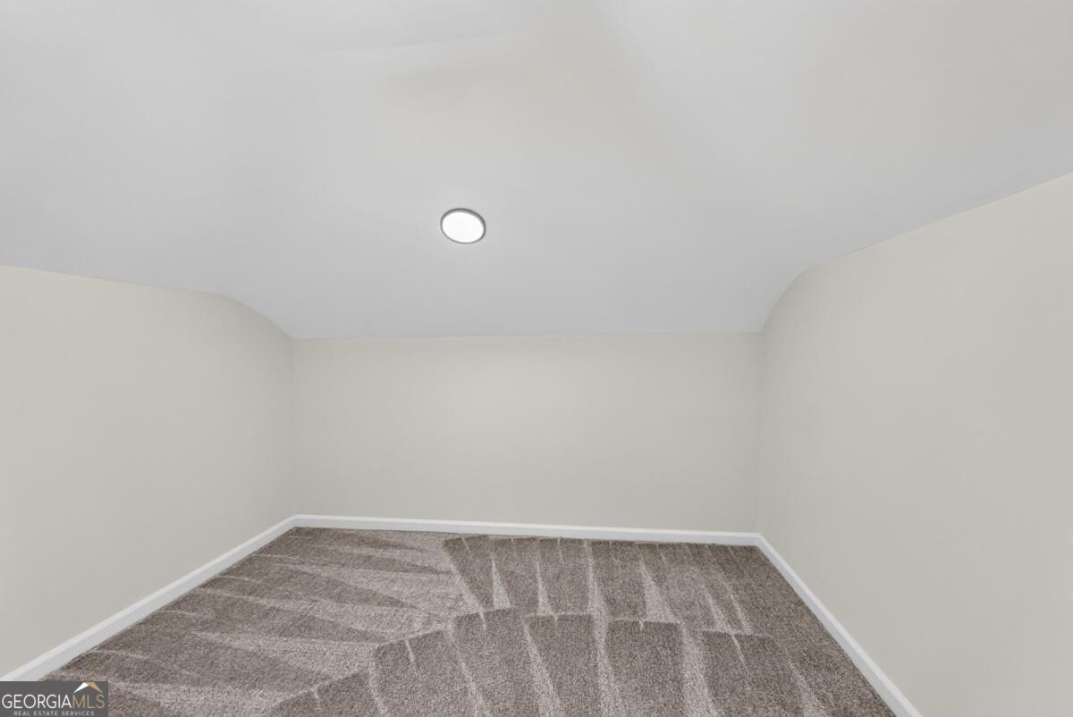 560 Hawthorne Drive