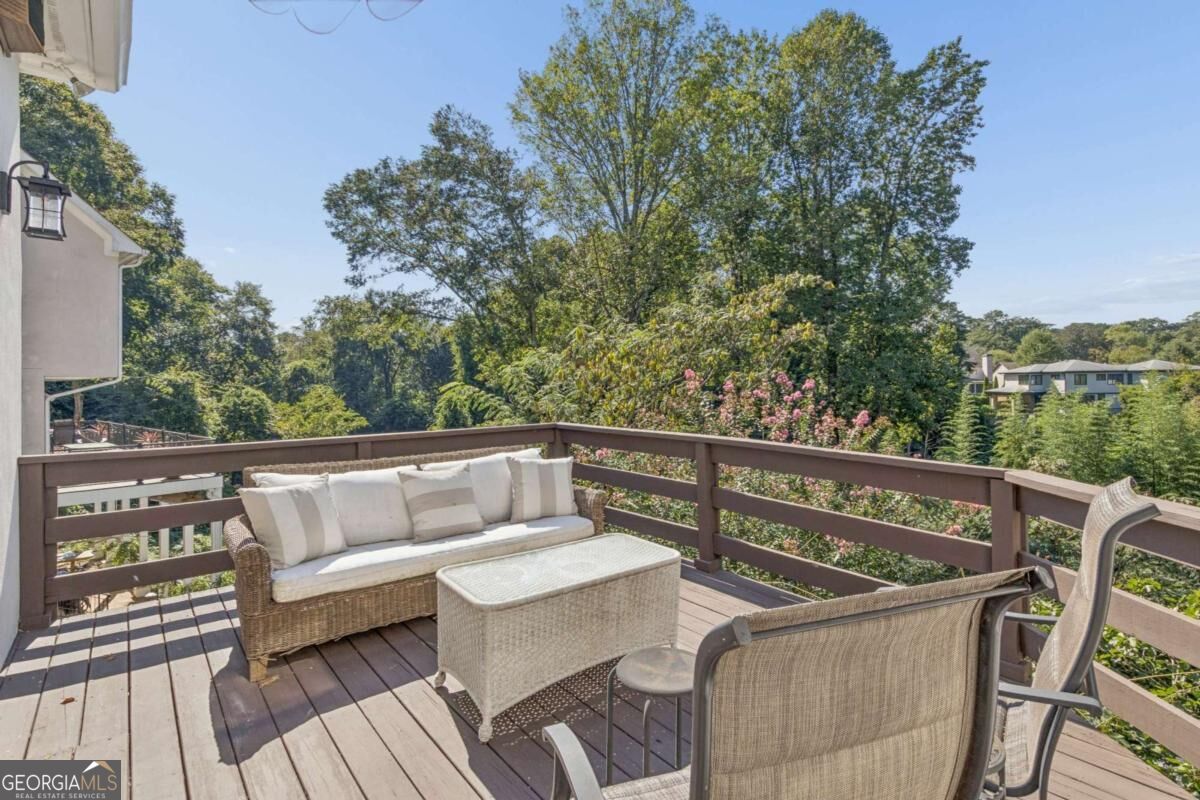 4274 Wieuca Overlook NE