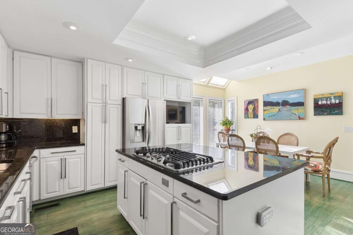 4274 Wieuca Overlook NE