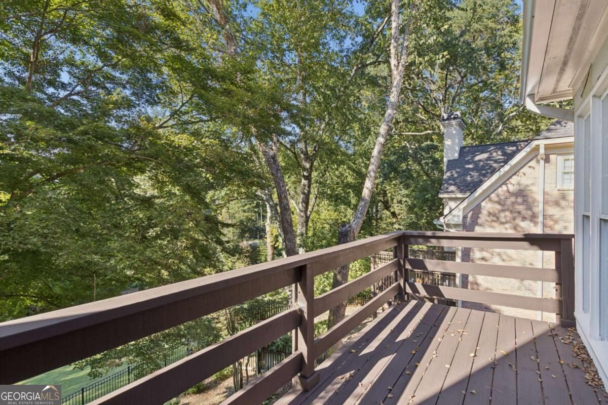 4274 Wieuca Overlook NE
