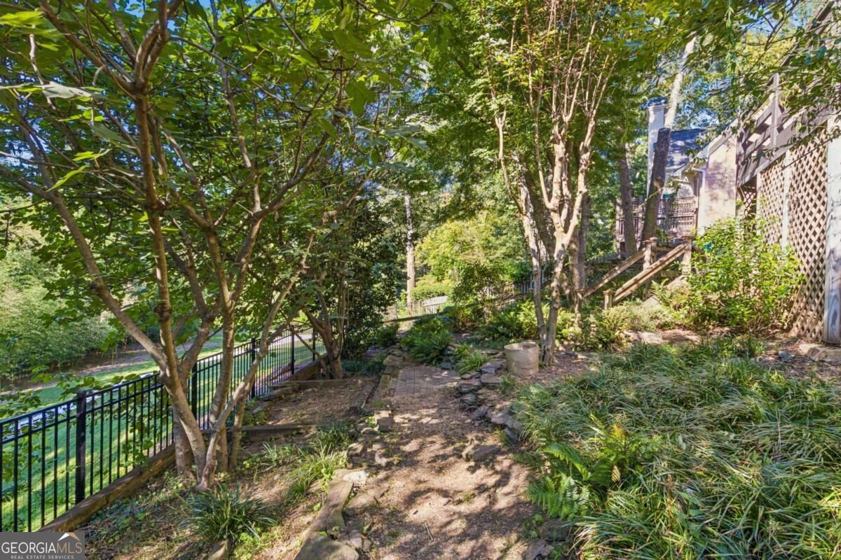 4274 Wieuca Overlook NE
