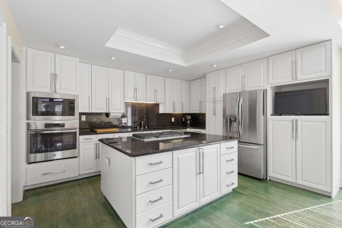 4274 Wieuca Overlook NE