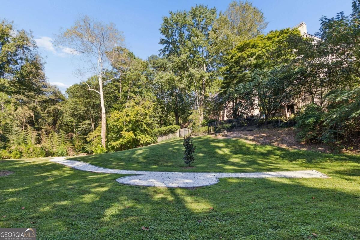 4274 Wieuca Overlook NE