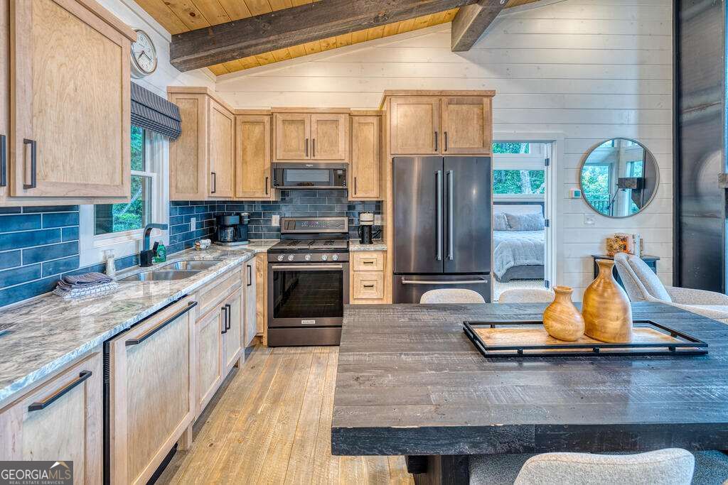 281 Raintree Bend